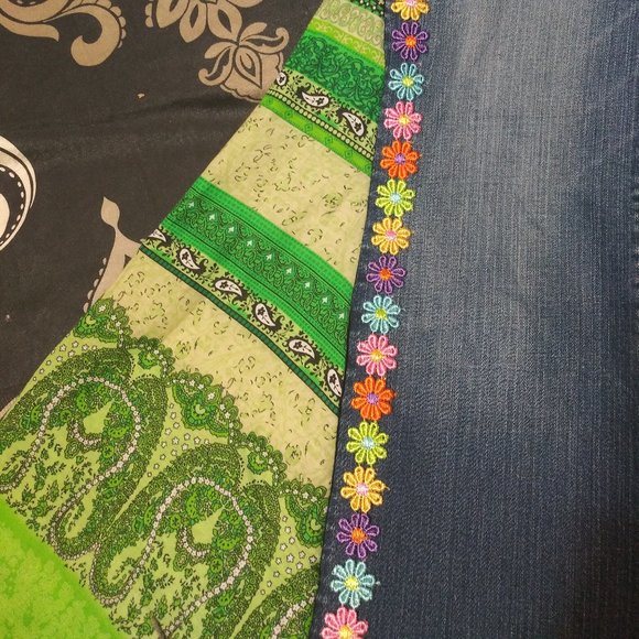 673 jeaniemade Size 10 Gap Bell-Bottoms - Picture 2 of 4